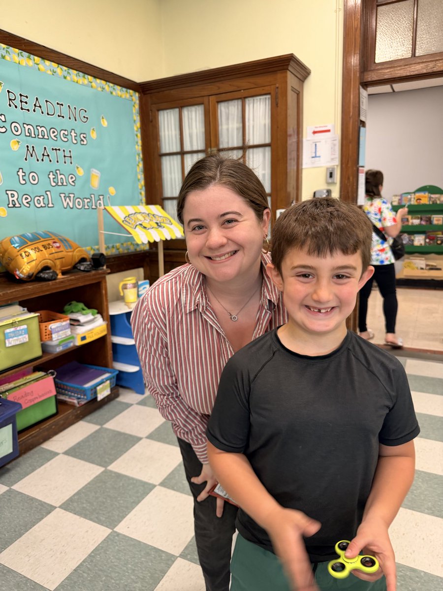 MrsMoschella's tweet photo. Bringing my boy to work today was everything 💙
So proud to show Dom what I love to do every day 🍎✨ Thank you @Dr_Alfonso17 and @Dr_DEliaHR for allowing us this opportunity! #ProudMom #TakeYourKidToWorkDay @S5_Belleville https://t.co/Snga98aTkI