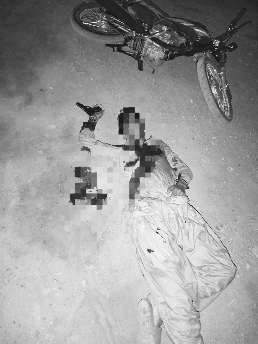 KarachiPolice_'s tweet image. رضویہ سوسائٹی میں پولیس مقابلہ، ایک خطرناک ڈاکو ہلاک، پستول اور موٹرسائیکل برآمد، ساتھی فرار، تلاش جاری۔
#Karachi #PoliceEncounter #CrimeNews