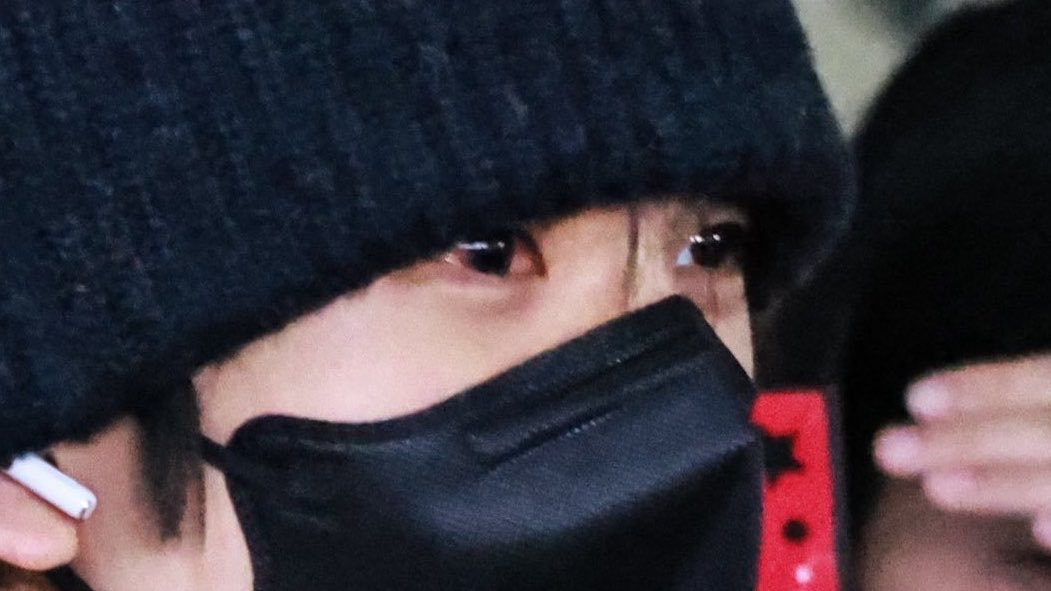 satoseoki's tweet photo. me duele verlo a jisung con el ojito así :(💔 https://t.co/eSv8J8kwxf
