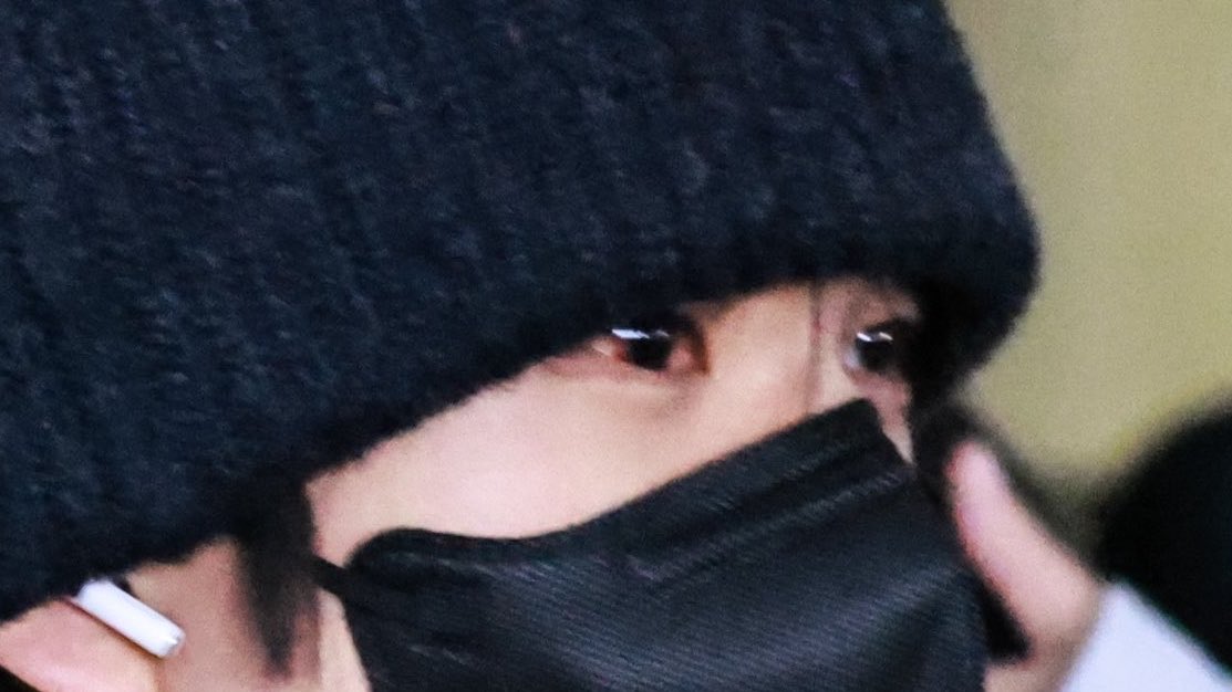 me duele verlo a jisung con el ojito así :(💔