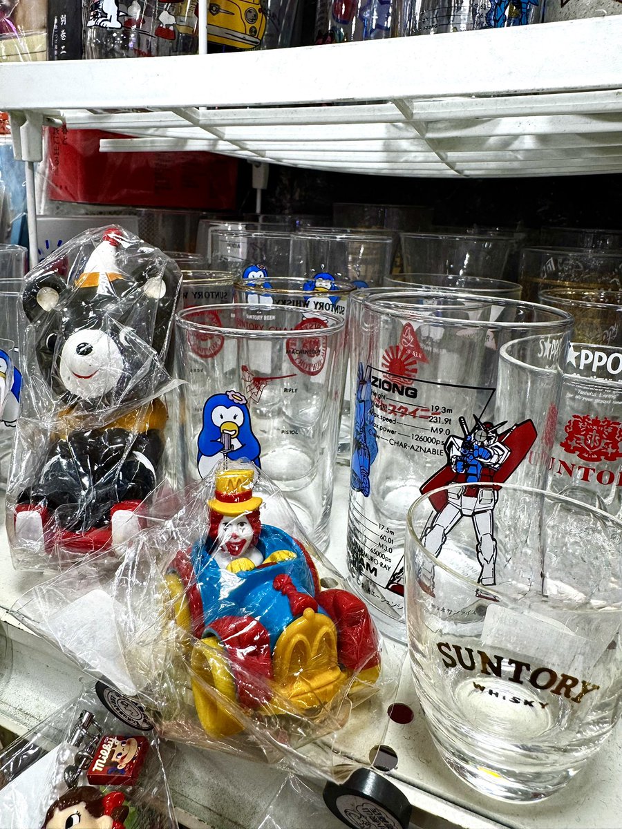 おはようございます☀️
昨日までの『すーぱーレトロEXPO』ありがとうございました🎪

突然ですが
昨日の雨で荷物が全ておろせなかったので
明日4月25日(土) 京都 北野天満宮で開催の
天神市・骨董市で『すーぱーレトロEXPO』お帰り商品大放出しますʕ•ᴥ•ʔ

宝探しへお出かけ下さい‼️

#天神市