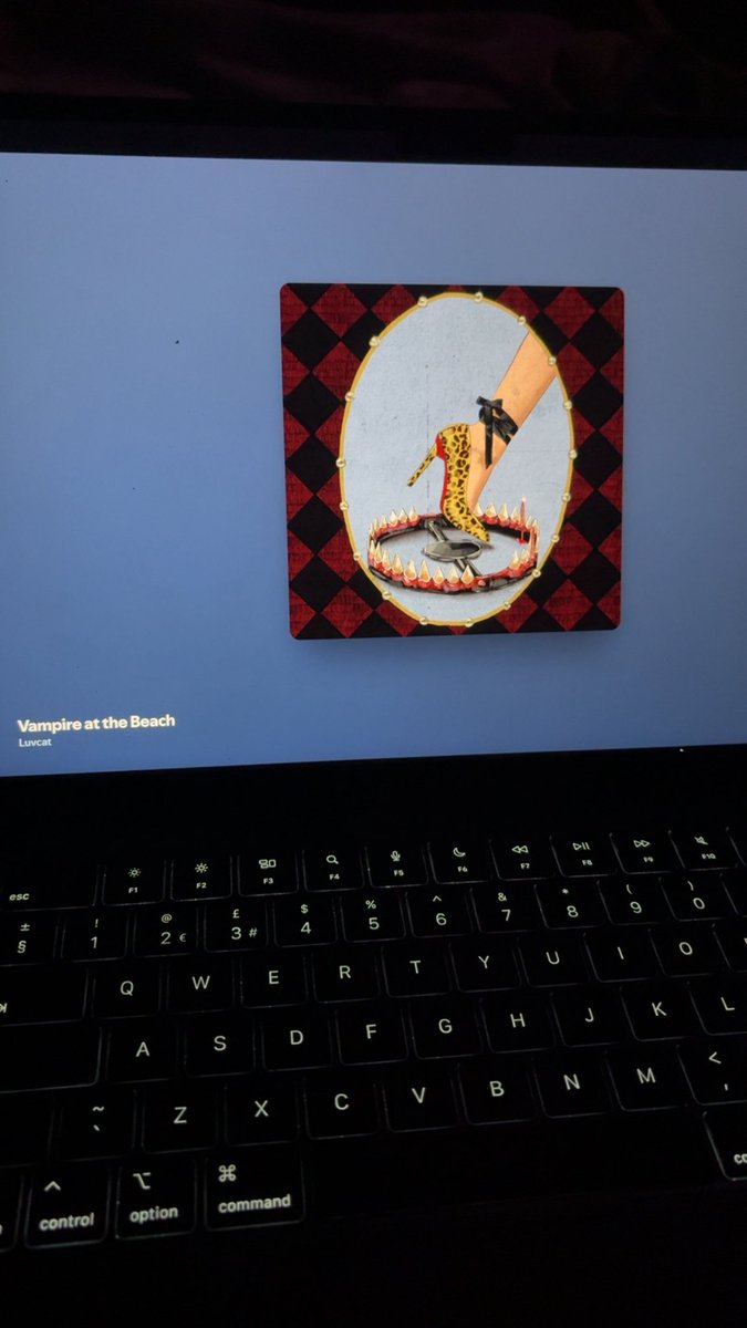 luvcatsupdate's tweet photo. Vampire At The Beach is out for me and it is amazing!! you will not be disappointed!!! 🦇🦷♥️🌹 https://t.co/jWcZEKCrdw
