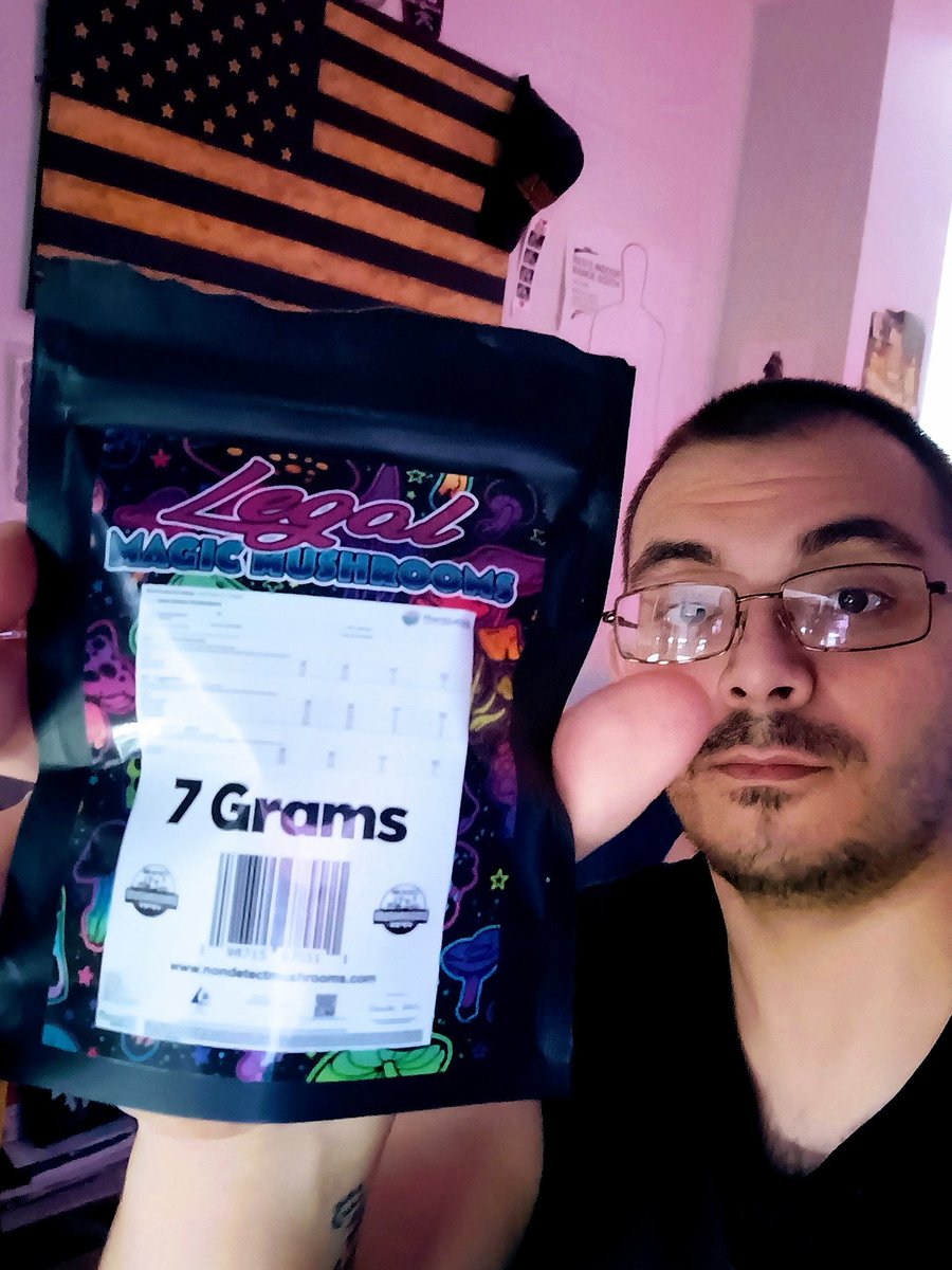 ATXCannaClub's tweet image. 100% Federally Legal Raw mushrooms 🍄🤤 Review coming soon! #ATX #420 #Mushrooms