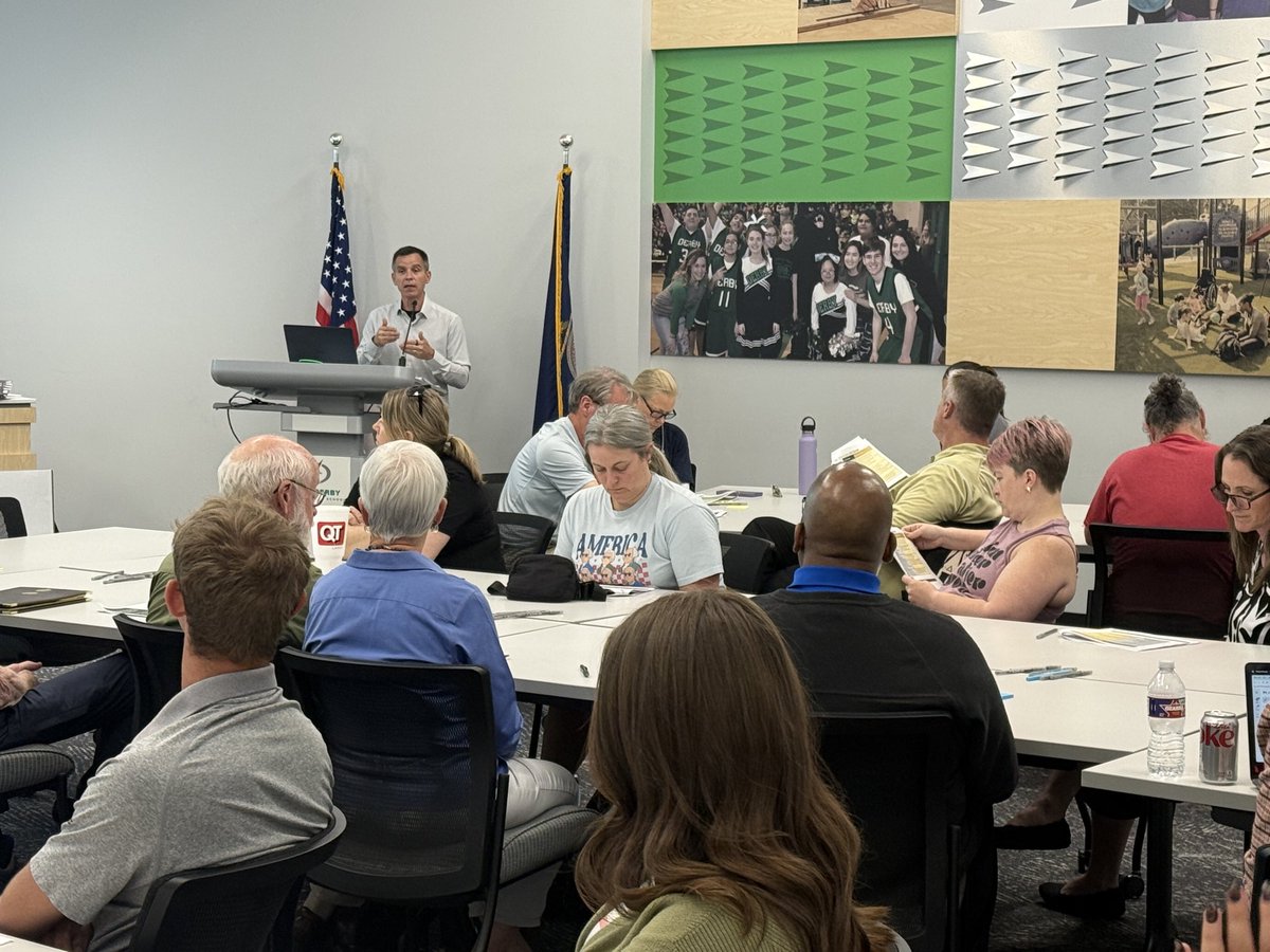 derbysupt's tweet photo. Great turnout tonight for the Future Planning for @DerbySchoolsKS. https://t.co/Q2bZWGILER