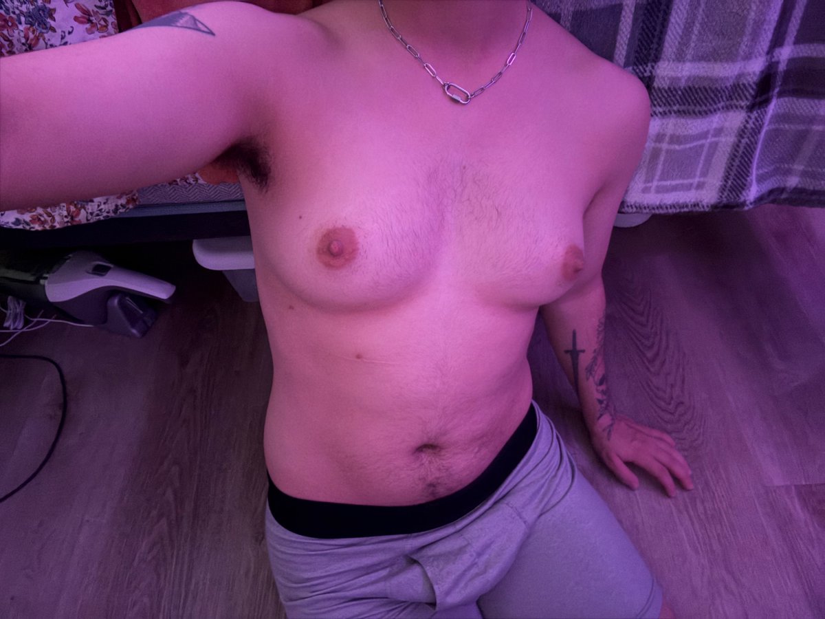 Ezra 🔞 tweet media