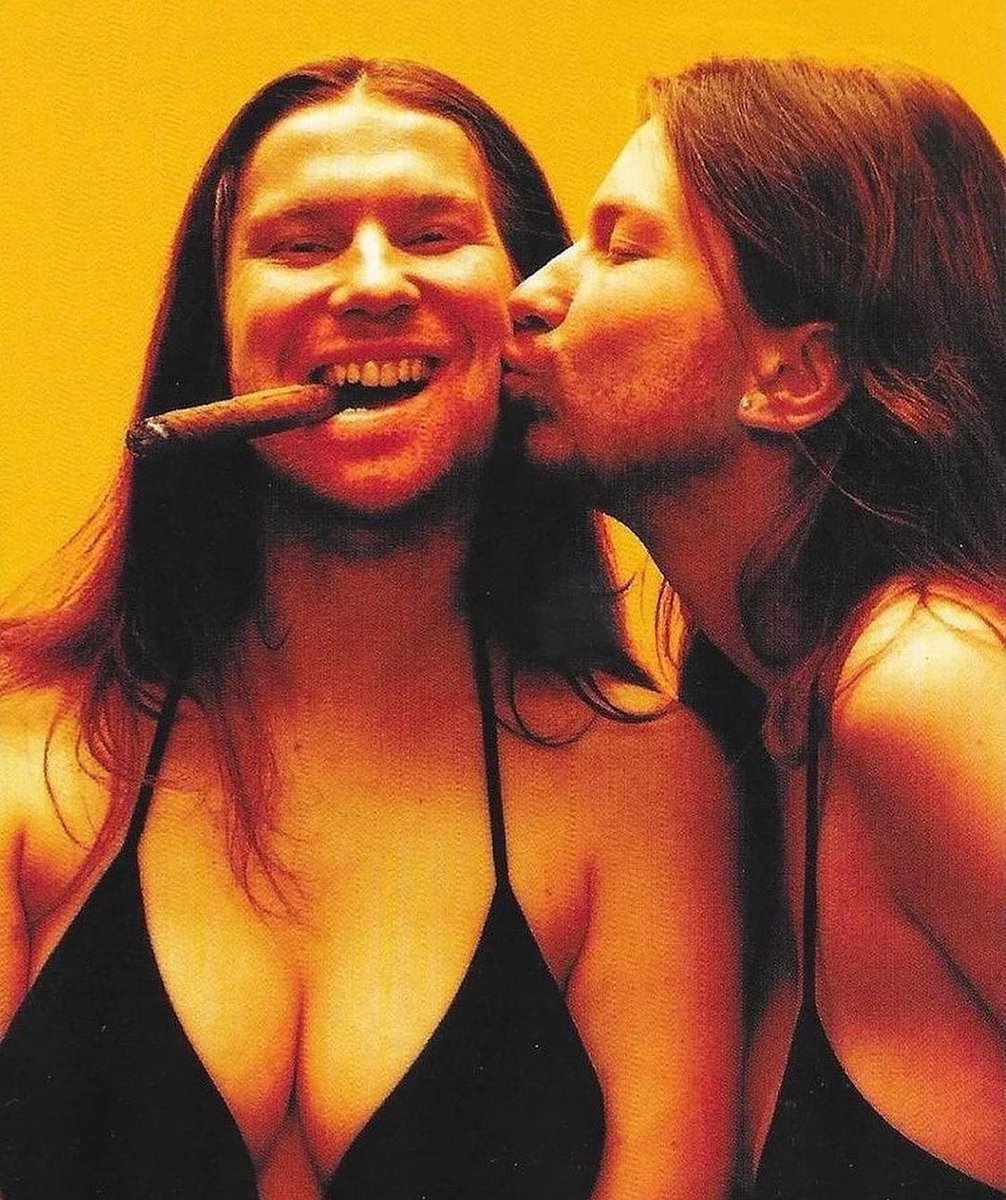 Composition tweet media