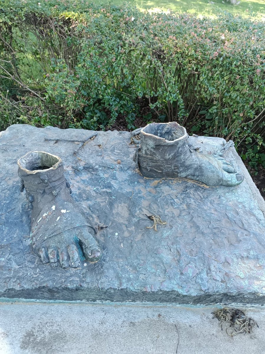 LahitteCarlos's tweet image. ⏩URUGUAY SORPRENDE....Asi es como quedo el monumento al peon en la zona del Prado.
El FA-PIT trabajó incansablemente para llegar esto!!!