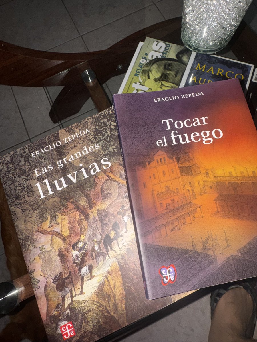 edwardsimuta's tweet photo. Por cierto, estoy buscando en físico Sobre esta tierra y Vientos del siglo.
¿Alguien sabe dónde conseguirlos? 👀 https://t.co/r30yG51Rpa