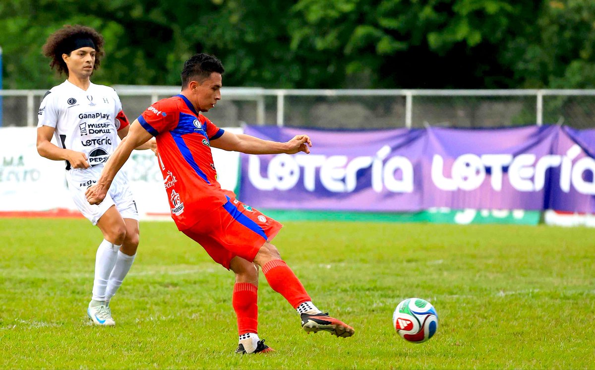 indeselsalvador's tweet photo. ¡Cacahuatique a cuartos! 

#CopaPresidente2026 ⚽️ | Cacahuatique clasificó a los cuartos de final tras vencer 4-2 en la tanda de penales a Hércules. El equipo de Ciudad Barrios se medirá ante Inter FA en la siguiente instancia.

#ConstruyendoElCamino https://t.co/OS4wI8HTbi