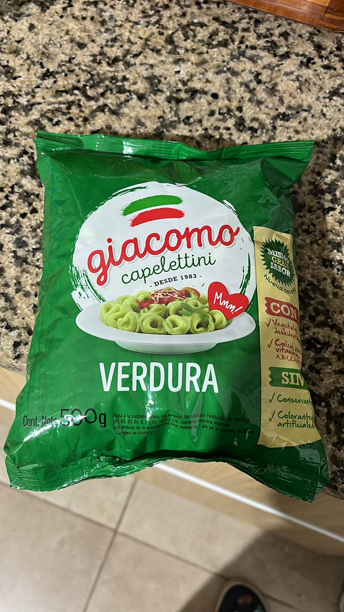biggerthanmila's tweet photo. Tengo 22 años.

Me compre un paquete de cappeletinis de verdura.

No "padres ricos".
No "tuve suerte".

Me puse una meta y la alcancé.

Disciplina, conciencia y prioridades. https://t.co/KBbcE1orY0