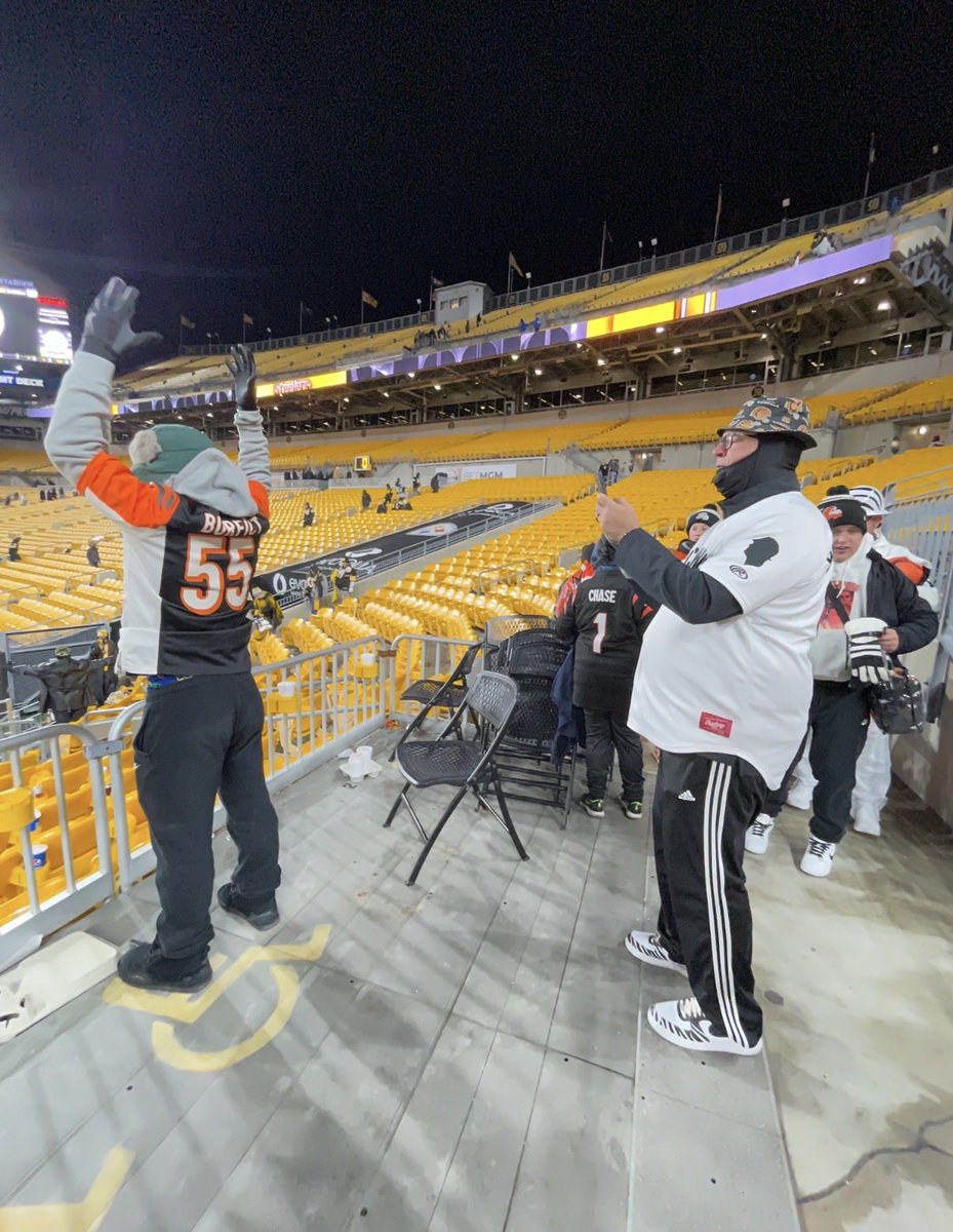 junglestreetwr's tweet photo. @bengaljims_BTR Round 2 😂😂😂 https://t.co/Gwbgny0yd6
