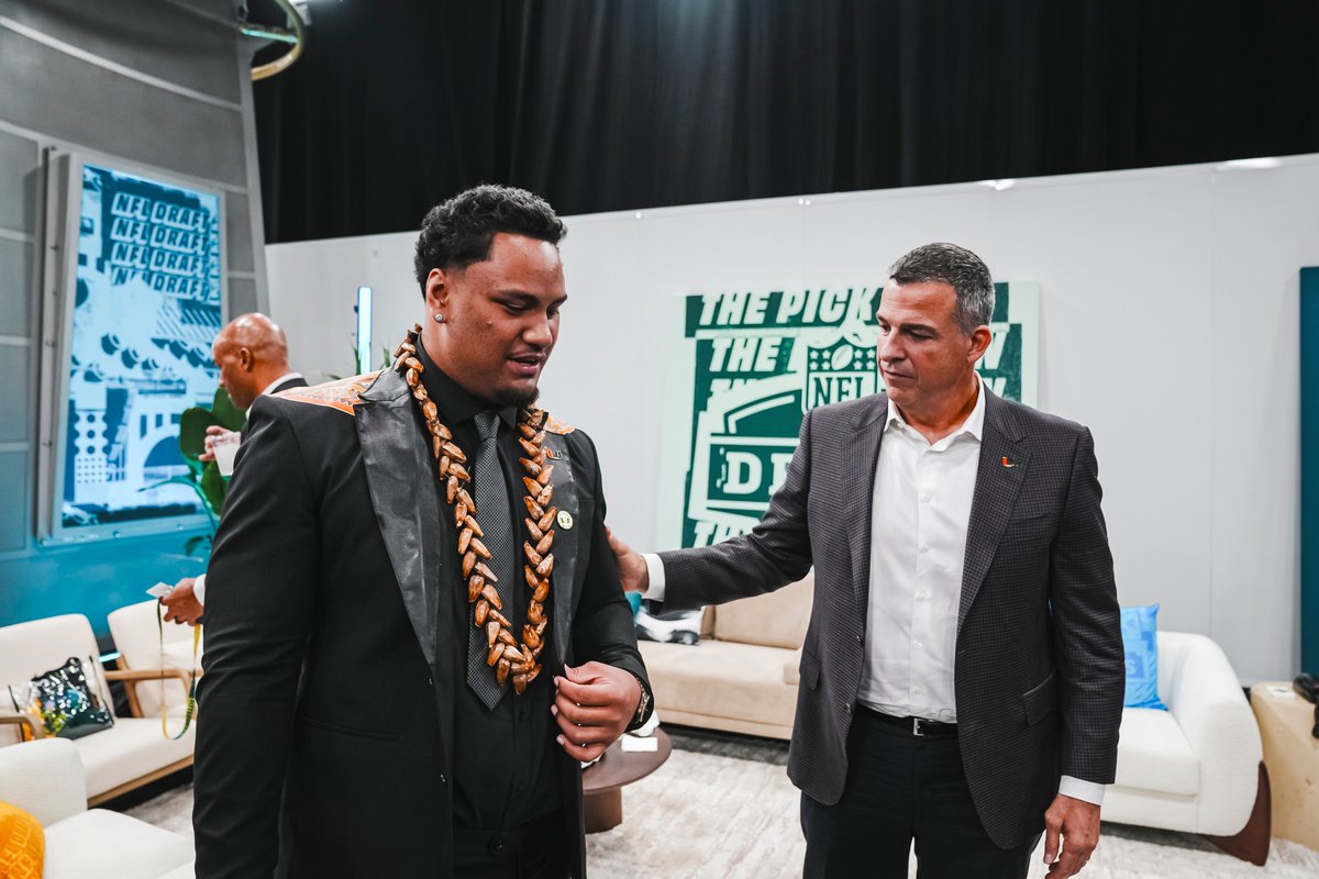 CanesFootball's tweet photo. Green room ready 🙌

2026 #NFLDraft - April 23-25 on NFL Network/ESPN/ABC 🙌 https://t.co/P2XE2w3WkE