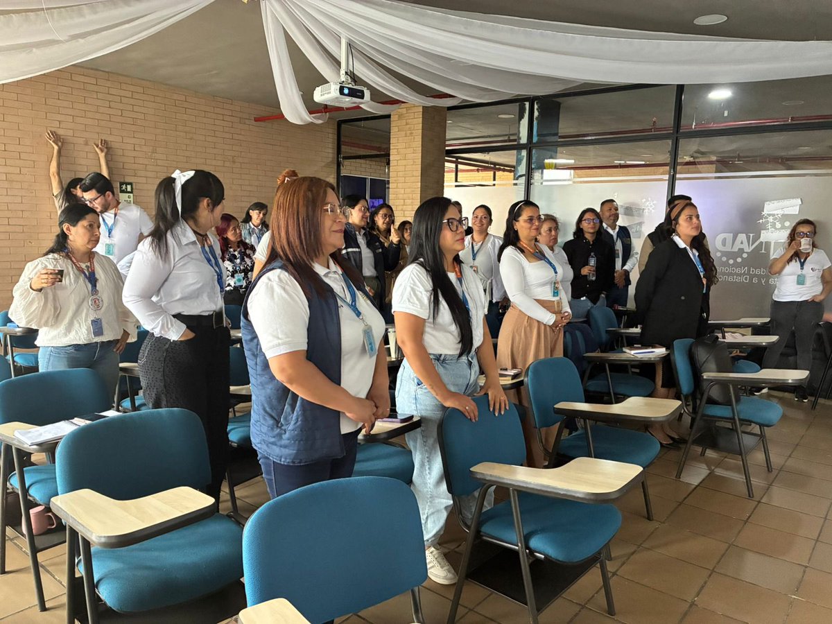 mmperezca's tweet photo. @ElOIRdelaRegion Así vivimos la celebración del Día del #DocentePrismaUNAD desde la #UDRSoacha #UNAD_ZCBC #VIDER_ZCBC 
💙🧡💛 https://t.co/WWEl28uffp