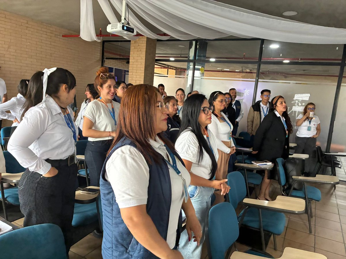 mmperezca's tweet photo. @ElOIRdelaRegion Así vivimos la celebración del Día del #DocentePrismaUNAD desde la #UDRSoacha #UNAD_ZCBC #VIDER_ZCBC 
💙🧡💛 https://t.co/WWEl28uffp