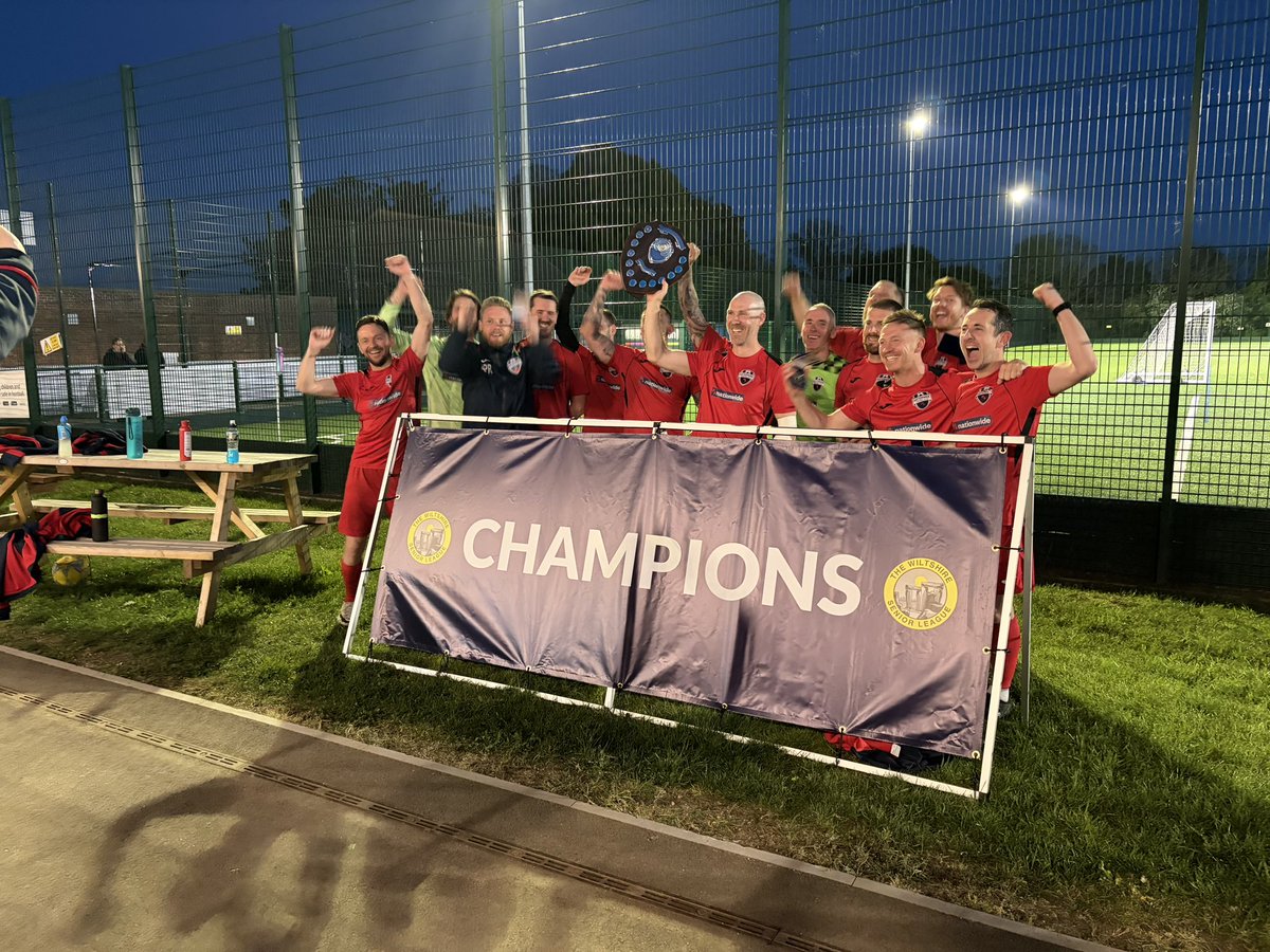 CoateFcVets's tweet photo. Champions ♥️🏆 https://t.co/GAZyLOffkx