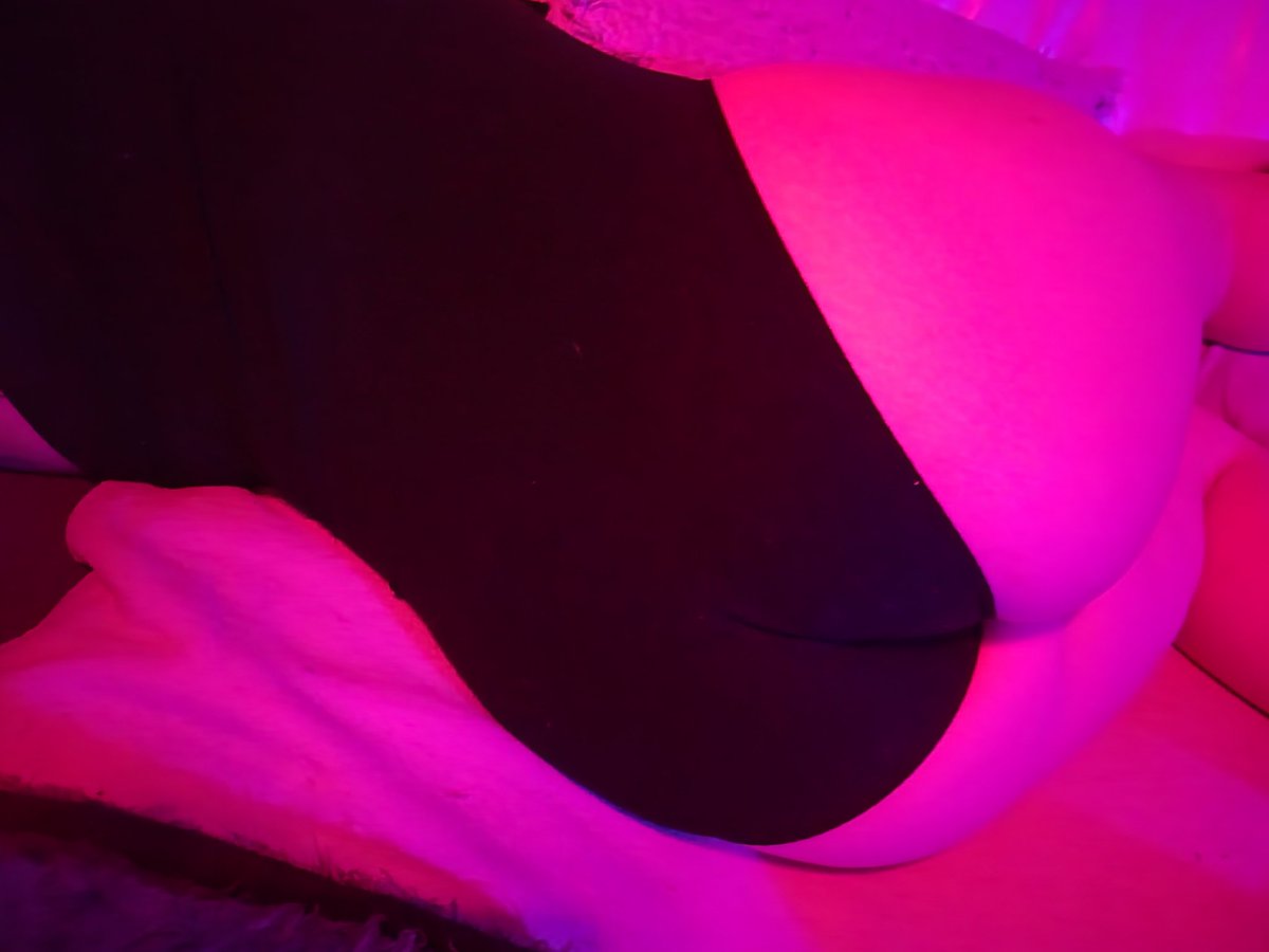 LadyColomb28678's tweet photo. Good night 😘😘😘😘
#lingeries #sell #sweet https://t.co/EQkXObJvd5