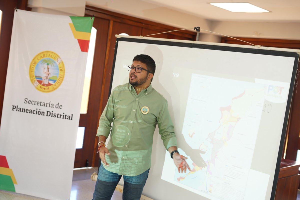 PlaneacionCTG's tweet photo. 📌Nuestro secretario de Planeación, @EmilioMolina09, presentó ante el Concejo de Cartagena los avances en la formulación del Plan de Ordenamiento Territorial 🏙️

Durante el espacio, explicó la propuesta del modelo de ocupación, los tratamientos urbanísticos y las áreas de actividad proyectadas para la ciudad 🗺️

🤝 Gracias a los cabildantes por sus aportes y comentarios, que fortalecen la construcción de este instrumento clave para el desarrollo de Cartagena.  #ElPOTAvanza
