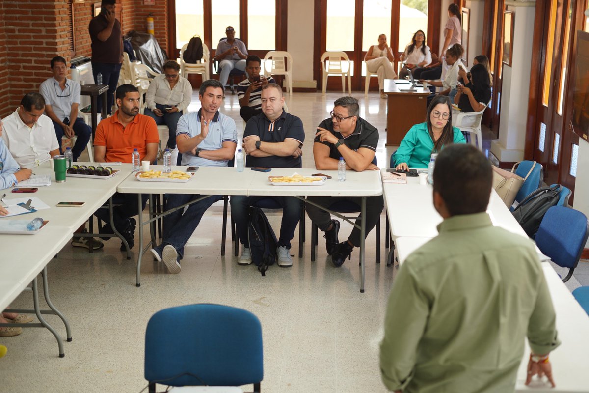 PlaneacionCTG's tweet photo. 📌Nuestro secretario de Planeación, @EmilioMolina09, presentó ante el Concejo de Cartagena los avances en la formulación del Plan de Ordenamiento Territorial 🏙️

Durante el espacio, explicó la propuesta del modelo de ocupación, los tratamientos urbanísticos y las áreas de actividad proyectadas para la ciudad 🗺️

🤝 Gracias a los cabildantes por sus aportes y comentarios, que fortalecen la construcción de este instrumento clave para el desarrollo de Cartagena.  #ElPOTAvanza