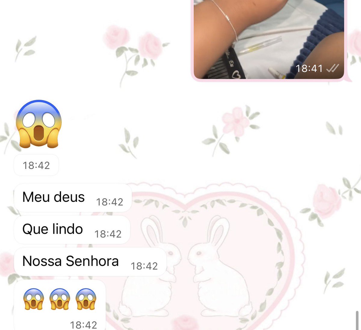 “seu esposo finalmente entendeu como voce quer que ele reaja quando voce mostra sua unha feita”