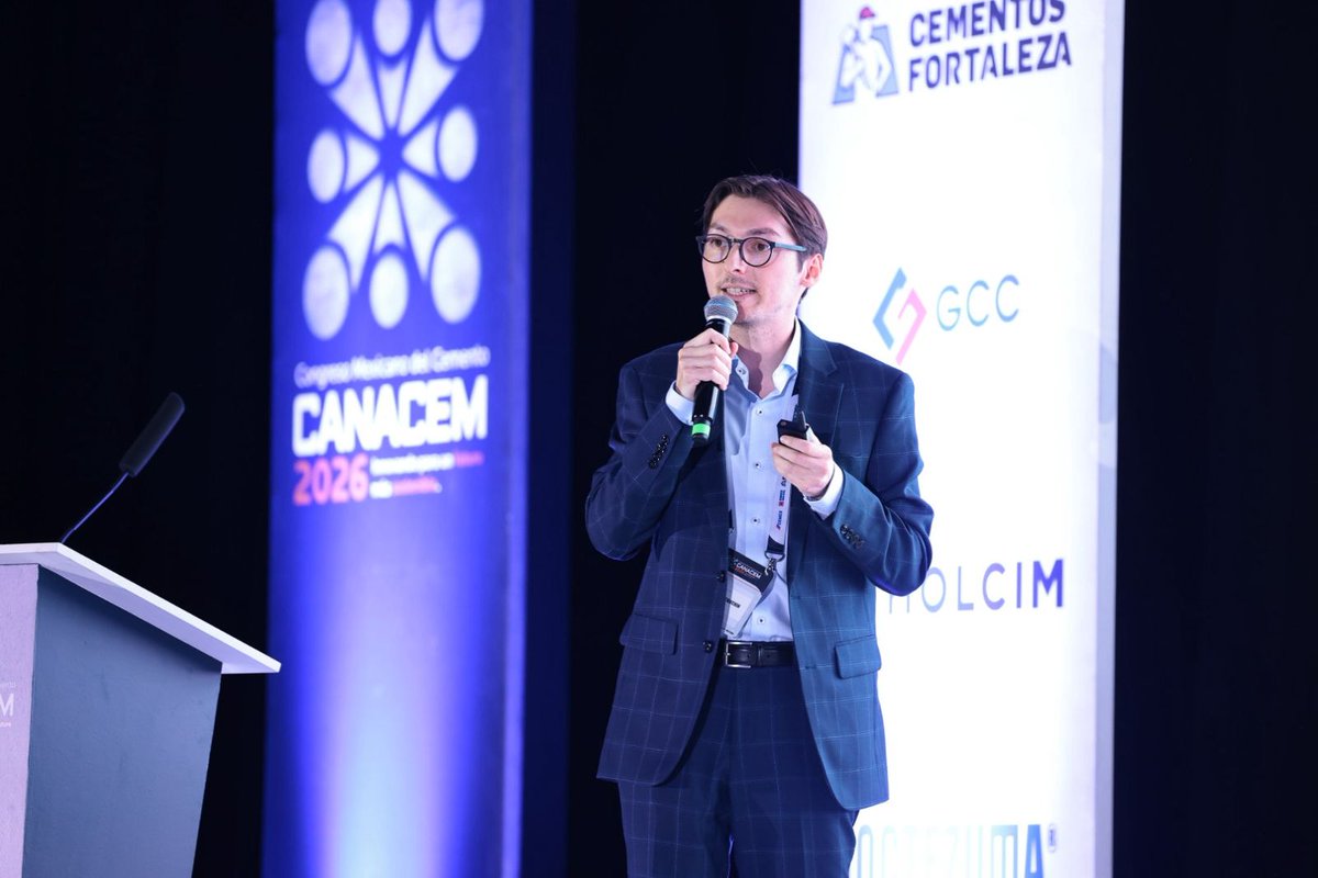 Canacem_Mx's tweet photo. La tecnología al servicio de la eficiencia 🤖 Inteligencia Artificial para Supply Chain predictiva, ciberseguridad industrial y tecnología aplicada a procesos: la tarde del Congreso CANACEM 2026 nos muestra cómo la industria cementera se digitaliza y se protege. https://t.co/fccMLQIt2y