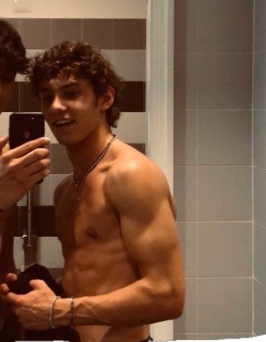 HottiesF1 tweet media