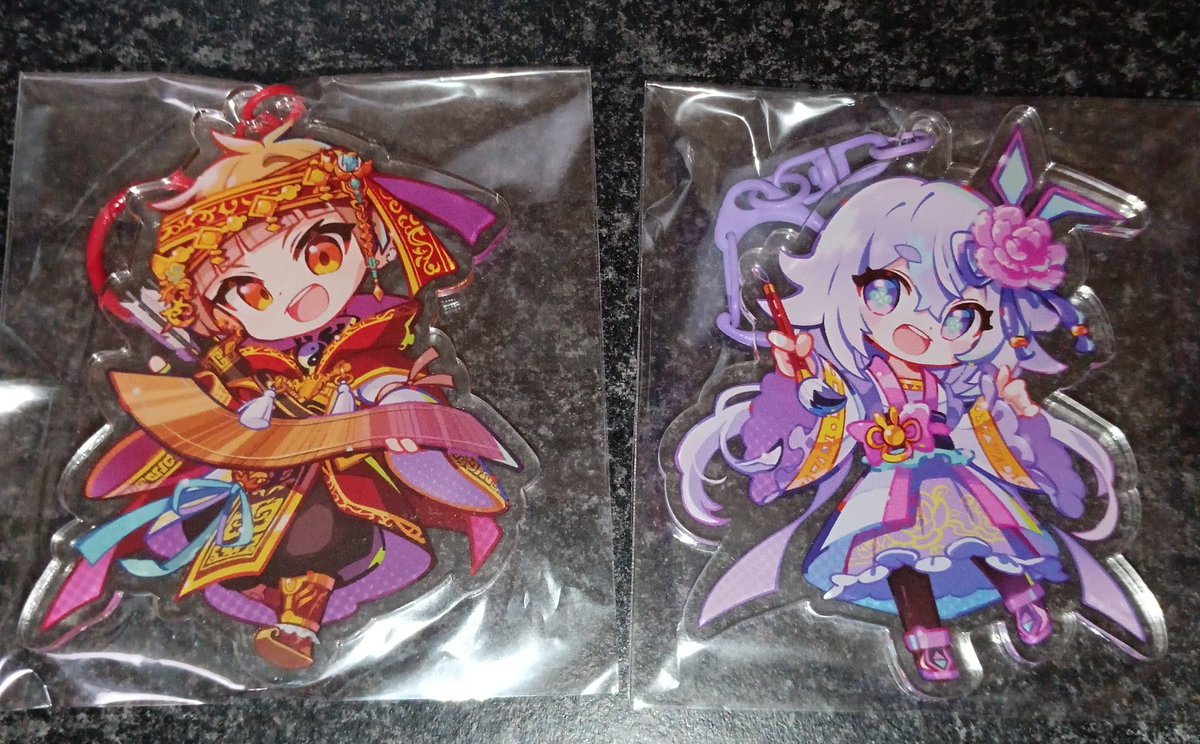 届いてましたー！
ありがとうございます
ナスカンの色もお二人に合っていてかわいい😍
＃りょも学
＃まちかわいい