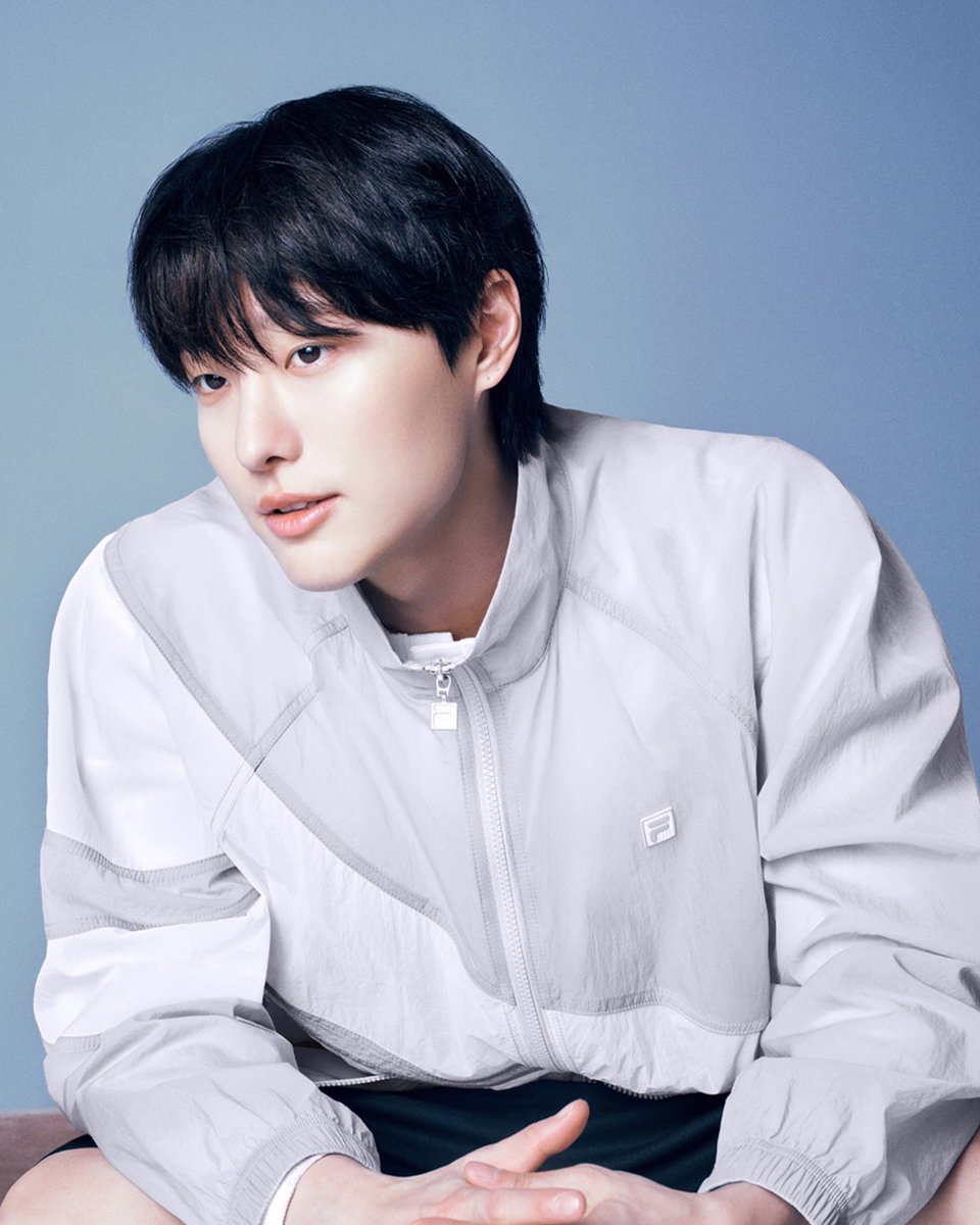 ซึงยอนพูดถึงแทยอน

Q. ในคอนเสิร์ตล่าสุดของคุณแทยอน สมาชิกวง Girls' Generationได้โพสต์ข้อความในโซเชียลมีเดียส่วนตัวว่า "ฉันเป็นแฟนคลับของคุณอย่างเป็นทางการแล้ว"

ซึงยอน: เนื่องจากเราได้รู้จักกันจากรายการ 'Amazing Saturday' ทางช่อง tvN ผมเลยชวนเธอมาดูคอนเสิร์ตถ้ามีเวลา