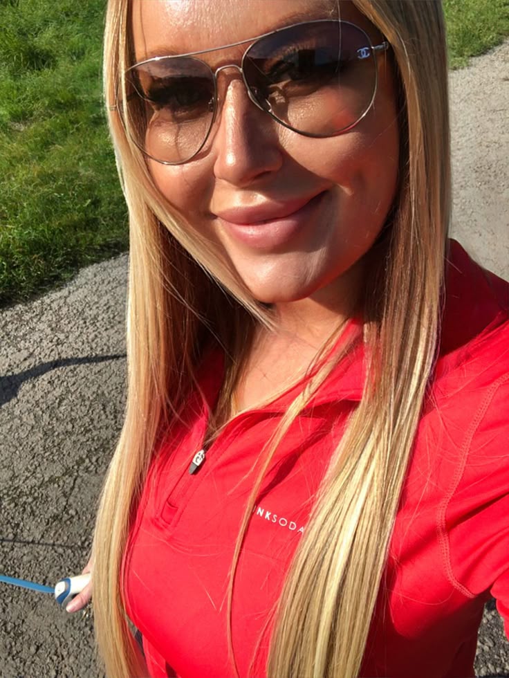 Sun on my skin, peace in my mind, and a smile that says it all ☀️✨
Living simply, loving deeply, and enjoying every moment 💛