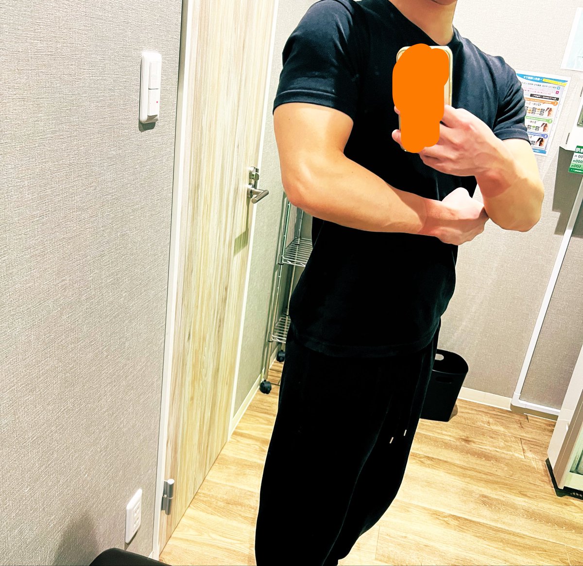 goru13go's tweet photo. なんか腕細くなった気がする…
1週間もジム行けなかったからってことにしよう😂😂💪 https://t.co/88LDAcb18Y