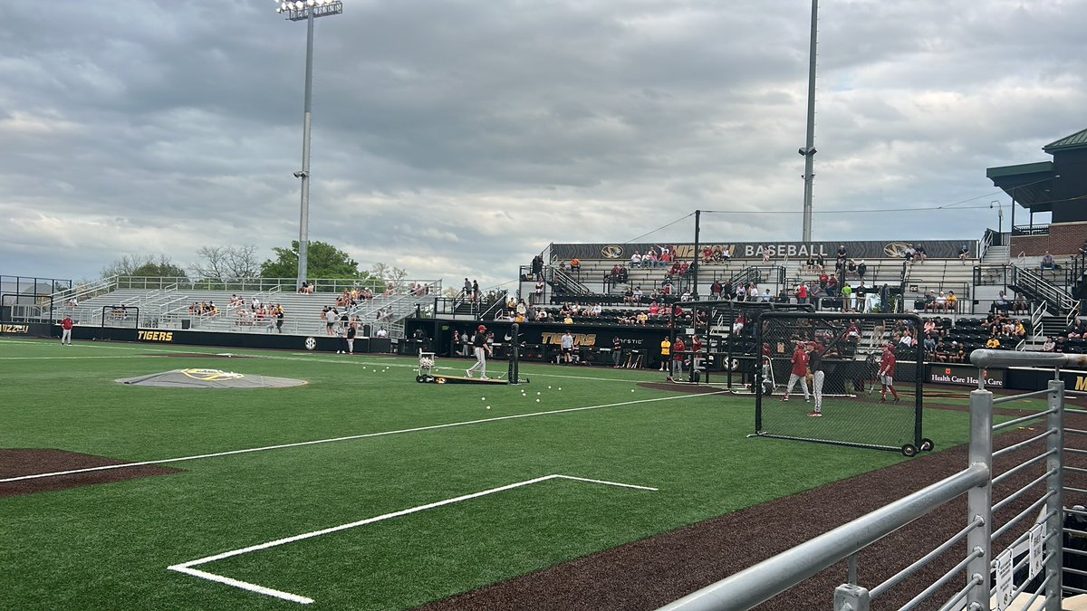 DIAMONDDIMEPICK's tweet photo. I’m back. It’s been awhile. 
Play of the day: O13 Mizzou v Arkansas 
Boots on the ground. Might sprinkle the tigers ML if you’re feeling frisky. https://t.co/7OvxCoKS66