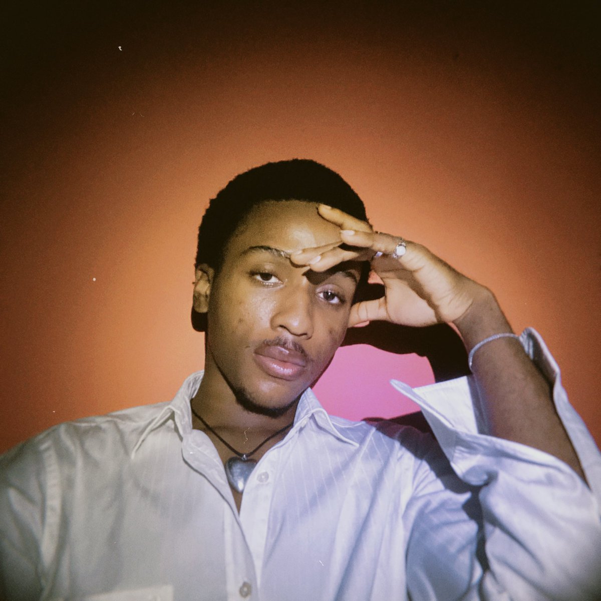 larry🌙 tweet media