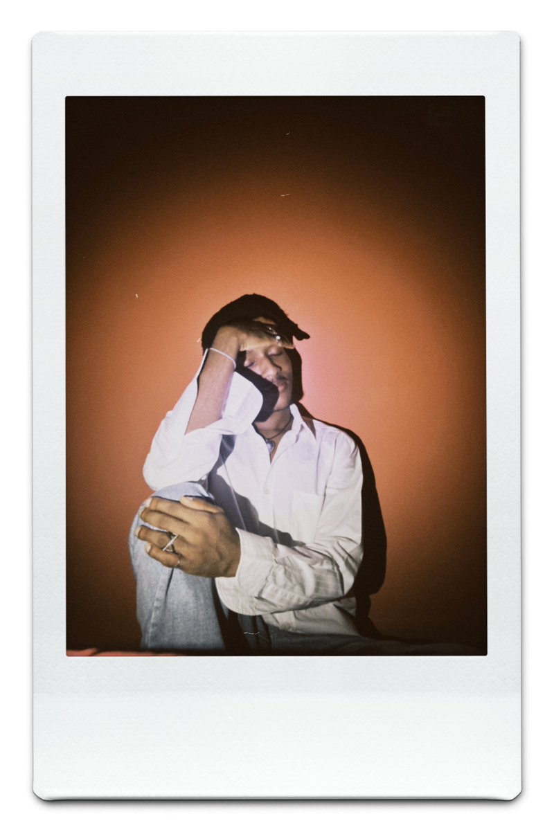 larry🌙 tweet media