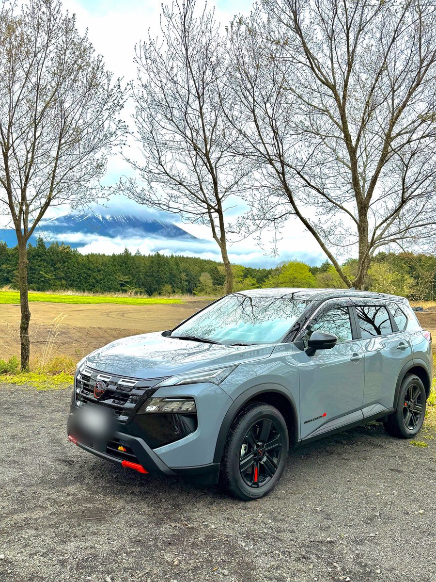kakutani_imo's tweet photo. おはようございます(｡ρω-｡)
４/２４(金)１０℃☁️

雨上がりの朝霧高原

ようやくエクストレイルが修理から
戻ってまいりました🙌

オプションも装着したので時間ある時に
紹介させていただきます🚙✨️

本日もよろしくお願いします！
 #企業公式が毎朝地元の天気を言い合う https://t.co/h4KDQq9Y59