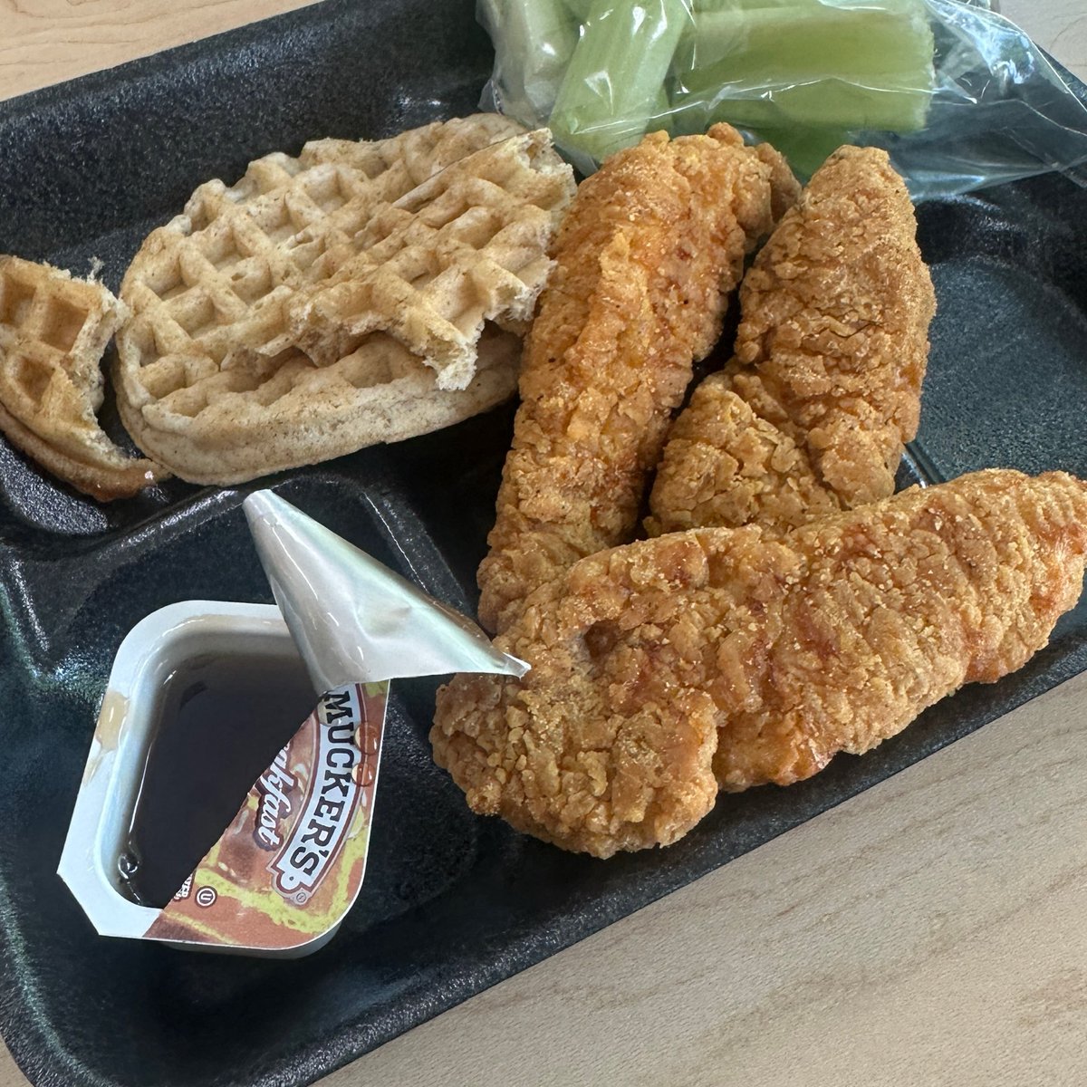 nyancel ⛑️ tweet media