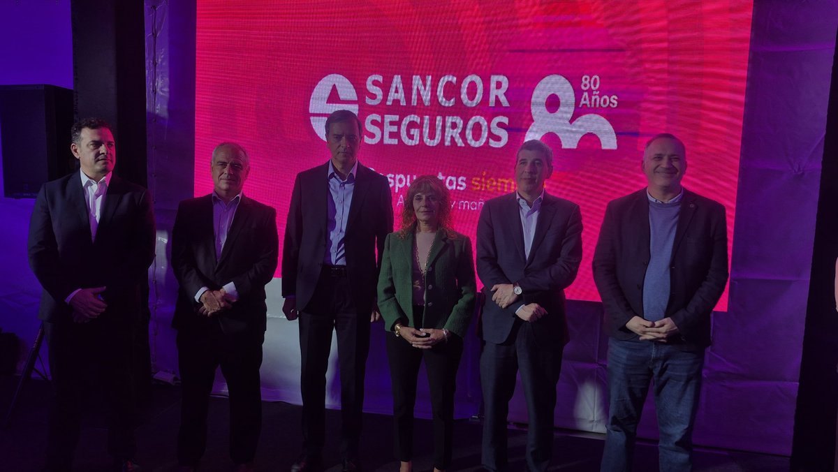 tanapasqualini's tweet photo. ✨ Acompañamos la inauguración de las nuevas oficinas de Sancor Seguros en la ciudad.
Neuquén sigue consolidándose como un lugar elegido para invertir, crecer y proyectar futuro.
👉 Más inversión, más oportunidades y más desarrollo para las y los neuquinos https://t.co/MJE6MCVdf4