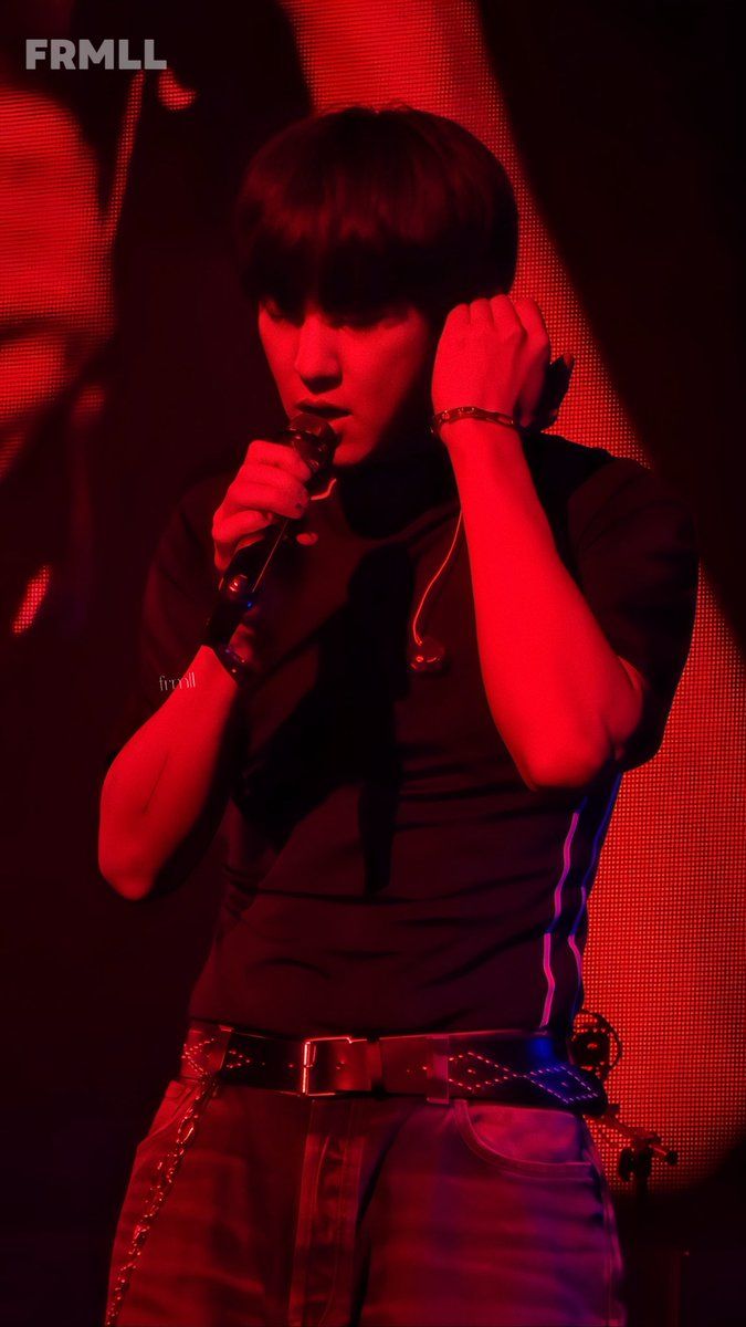 Chanyeol Thirst Traps tweet media