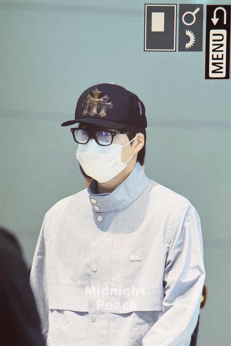 Midnight Peach tweet media