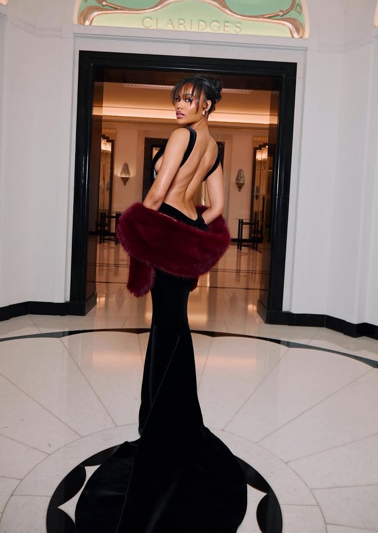 archivesella's tweet photo. 🖤✨ https://t.co/V6xB1wsw1f