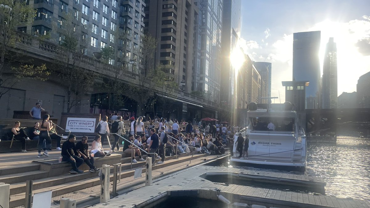 WestLoopTom tweet media