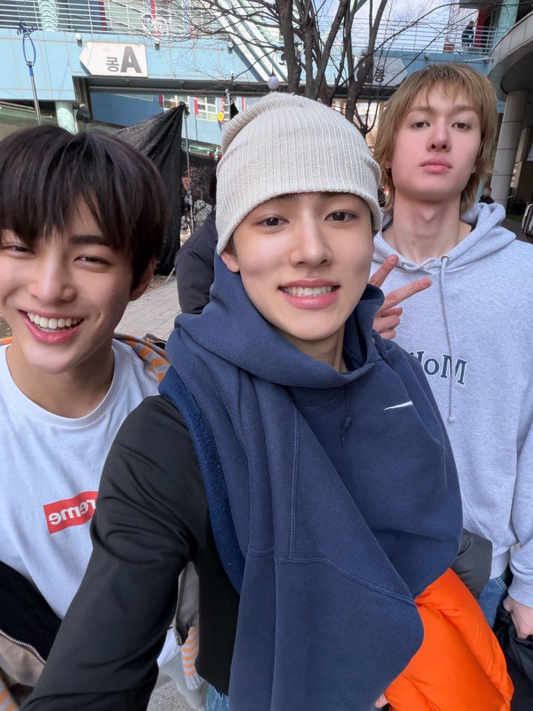 seonghyeon pics tweet media