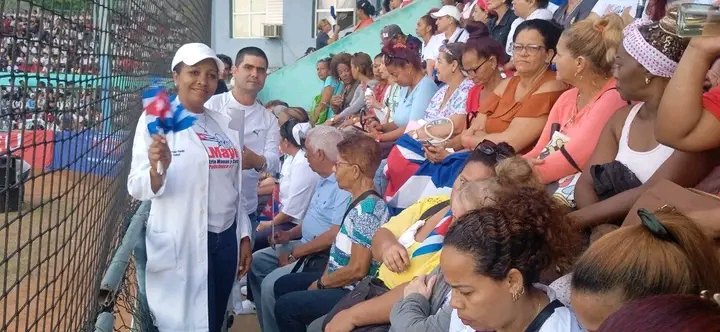 Viva el 1ro de Mayo 
Viva la Revolución cubana 
Patria o Muerte. Venceremos 
#SentirPinero 
#PorCubaJuntosCreamos