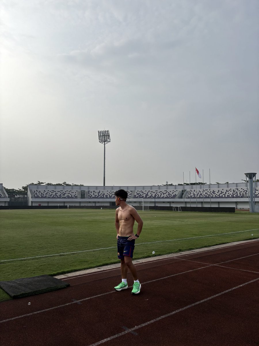 MatthewF25_'s tweet photo. gmonad! 💜 did some morning track sessions today, and am feeling great rn 🔥 https://t.co/j2yZYAP7bE
