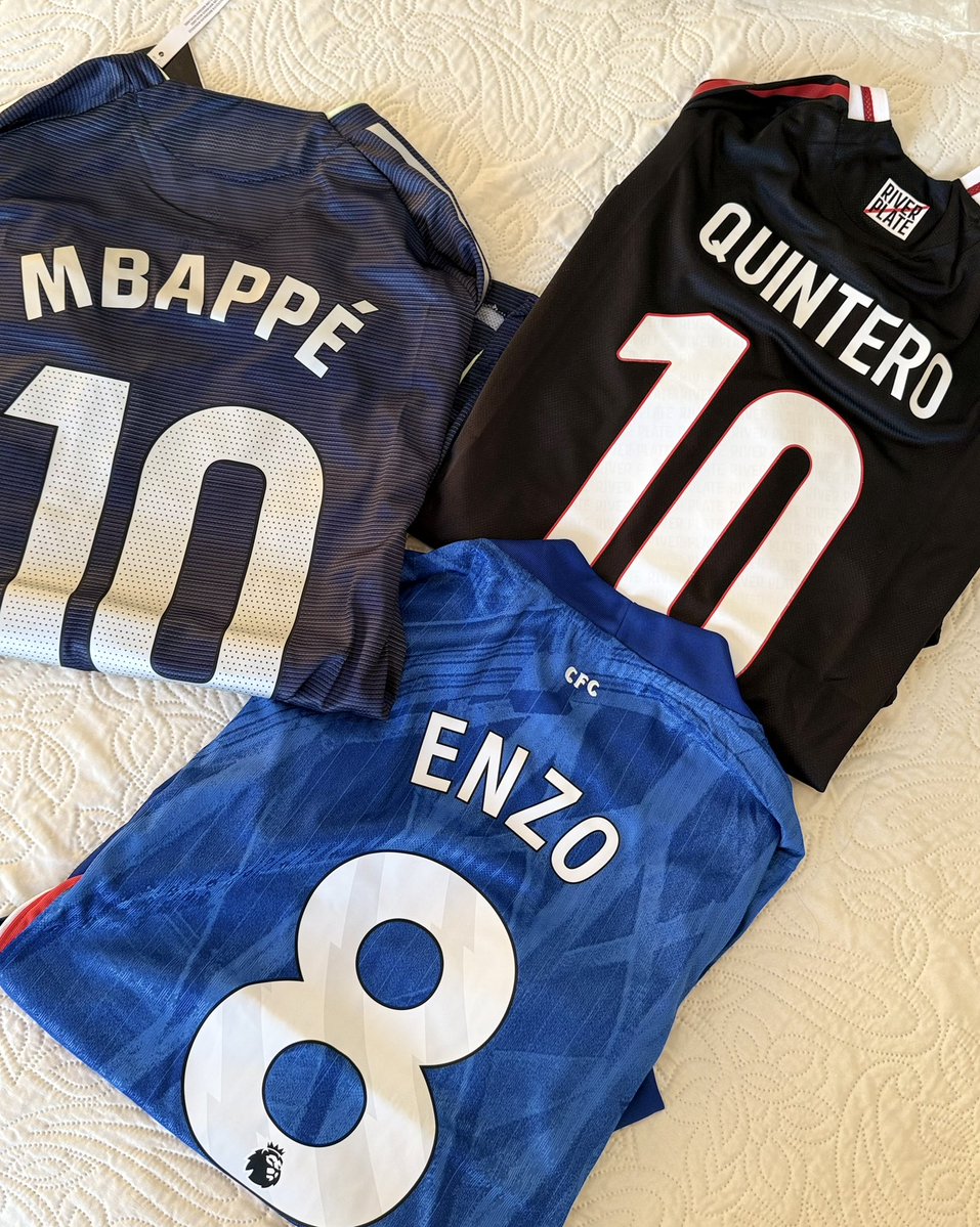 Me llegaron estas locuritas directamente desde la República de la China. 
Locura de calidad la que manejan en los amigos de <a href="/sptkits73203/">spfoot2</a> spfoot2.com