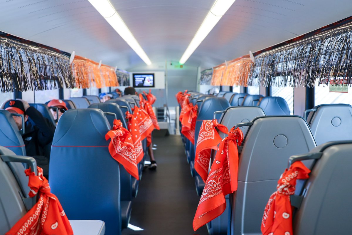 Caltrain tweet media