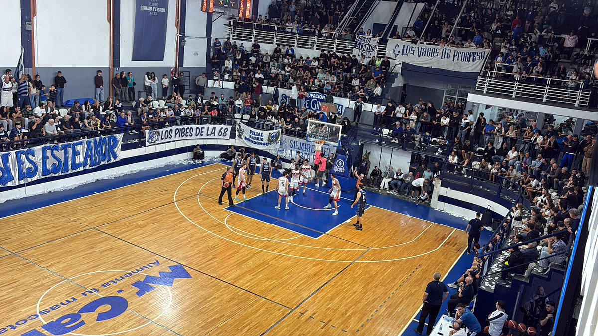 TM_CGE_Ar's tweet image. #CGE #GELP 🏀 #LAB ¡COMENZÓ EL PARTIDO!

👊 Los Gladiadores reciben a Central Entrerriano por el cuarto partido de los Playoffs de la Liga Argentina en el Poli.

👉 Ya se juega: GIMNASIA - Central Entrerriano.

🐺 ¡VAMOS LOBO!