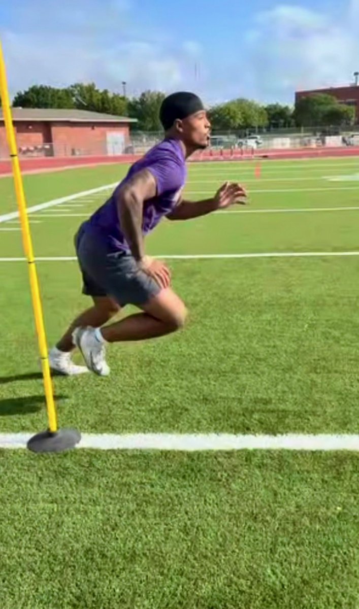 JJamesParker26's tweet photo. Every day is an opportunity disguised as a challenge. #PutInTheWork #NoExcuses @Coach_Amitch https://t.co/izuAywtYfC