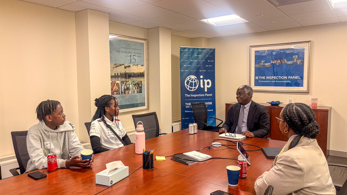 InspectionPanel's tweet photo. It’s “𝐁𝐫𝐢𝐧𝐠 𝐘𝐨𝐮𝐫 𝐊𝐢𝐝𝐬 𝐭𝐨 𝐭𝐡𝐞 𝐖𝐨𝐫𝐥𝐝 𝐁𝐚𝐧𝐤 𝐃𝐚𝐲,” and we were delighted to welcome our guests today! https://t.co/1YiuFmREv1