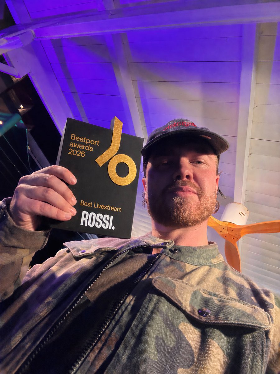 _Rossidj's tweet photo. JUST WON BEST LIVESTREAM OF THE YEAR FOR MY SET AT @RAWCUTSTV … THANKS FOR THE AWARD @beatport //. BIG UP RAW CUTS TEAM, MAKING WAVES AND PUSHING FUN DANCE CULTURE 🤘🏼❤️

https://t.co/JeRgKMmNyM https://t.co/8GoU8UGkoP