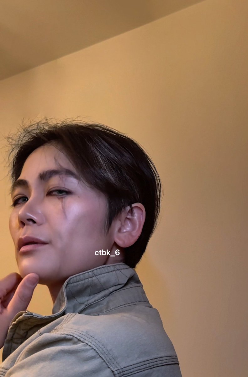 この長さでセットは無理だった。
髪の毛切ってからだ。ぱやぱや！
襟足はswipe swipeで加工👉