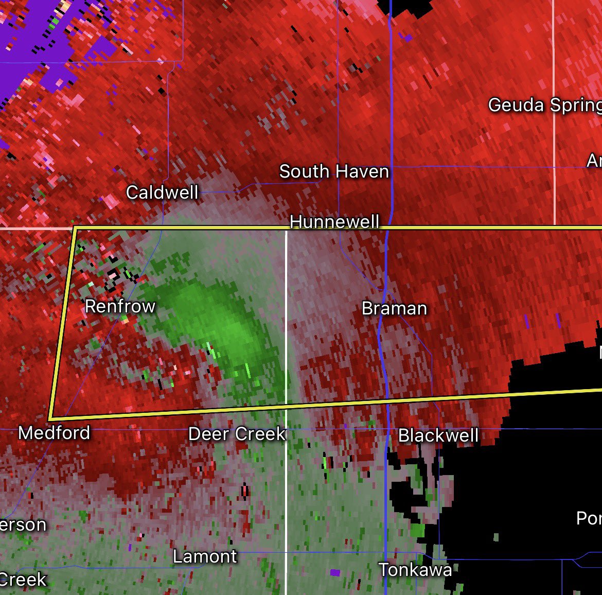 WeatherWatcherX's tweet image. Tornado soon near Renfrow, OK. This could drop a strong tornado. 

Seek shelter now!

#tornado #weather #wxtwitter #OKwx